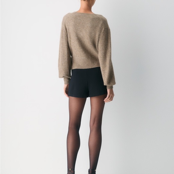 Aritzia Wilfred
SoftSpoke Cassidy Sweater - Picture 4 of 8